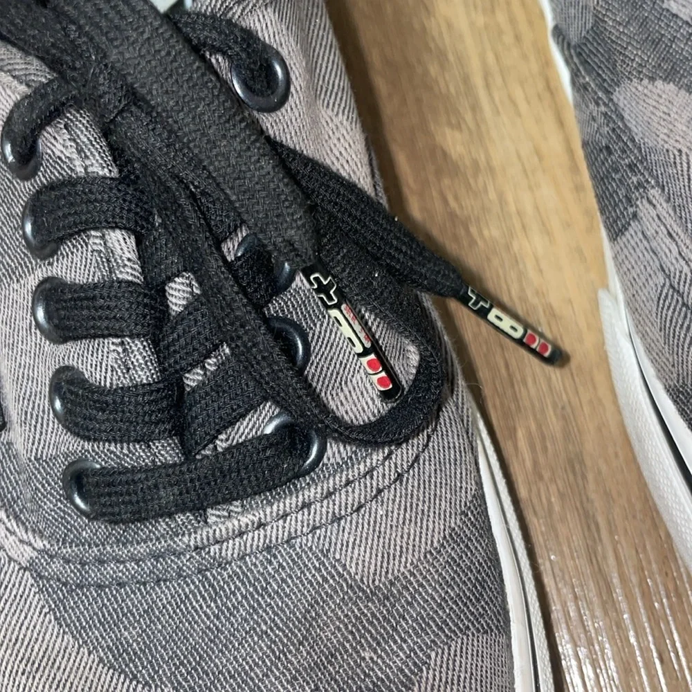 Vans | Limited Edition Authentic Sneaker (camo)